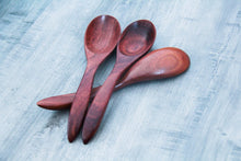 Laden des Bilds im Galerie-Viewer, 3er Holzlöffel-Set handmade aus Akazienholz in braun