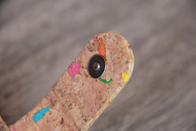 Charger l'image dans la galerie, Portemonnaie aus Kork mit Farbakzenten und Zipper