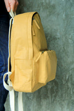 Afbeelding in Gallery-weergave laden, Rucksack vegan & nachhaltig aus Kraft Papier im neuen Re-Design
