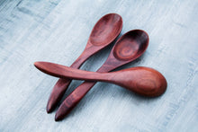 Laden des Bilds im Galerie-Viewer, 3er Holzlöffel-Set handmade aus Akazienholz in braun