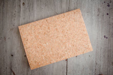 Cargar imagen en el visor de la galería, Funda para portátil de 13 - 14 pulgadas de corcho, natural