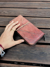 Load image into Gallery viewer, Wallet/Purse made from recycled leaves, sustainable vegan wallet with zipper in brown - vegan & eco-friendly