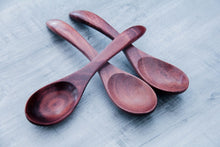 Laden des Bilds im Galerie-Viewer, 3er Holzlöffel-Set handmade aus Akazienholz in braun