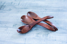 Laden des Bilds im Galerie-Viewer, 3er Holzlöffel-Set handmade aus Akazienholz in braun