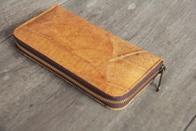 Load image into Gallery viewer, Purse / wallet made from recycled leaves