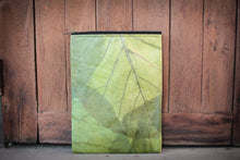 Laden des Bilds im Galerie-Viewer, Nachhaltige vegane Laptoptasche für 15–16 Zoll aus Kraftpapier, Vorderansicht