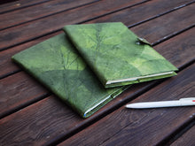 Laden des Bilds im Galerie-Viewer, Notizbuch A5 unliniert, Nachhaltiges Journal aus echten Blättern, Tagebuch Blanko, Eco Friendly Sketchbook in grün, Geschenk für Sie & Ihn