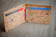 Ladda upp bild till gallerivisning, Kork Portemonnaie mit Farb-Akzenten, 1 x gefaltet