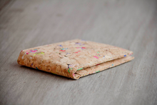 Ladda upp bild till gallerivisning, Kork Portemonnaie mit Farb-Akzenten, 1 x gefaltet