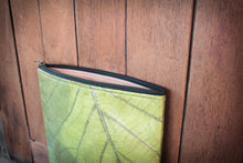 Indlæs billede til gallerivisning Geöffnete Hülle zeigt Innenpolsterung und Zippverschluss