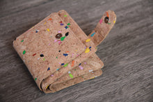 Charger l'image dans la galerie, Portemonnaie aus Kork mit Farbakzenten und Zipper