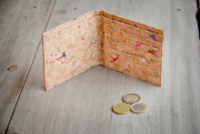 Ladda upp bild till gallerivisning, Kork Portemonnaie mit Farb-Akzenten, 1 x gefaltet