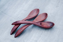 Laden des Bilds im Galerie-Viewer, 3er Holzlöffel-Set handmade aus Akazienholz in braun