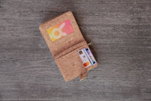 Laden des Bilds im Galerie-Viewer, Portemonnaie handmade aus Kork mit Zipper