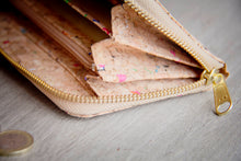 Laden des Bilds im Galerie-Viewer, Kork Portemonnaie / Brieftasche mit Farb-Akzenten