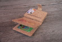 Laden des Bilds im Galerie-Viewer, Portemonnaie handmade aus Kork mit Zipper