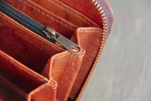 Laden des Bilds im Galerie-Viewer, Portemonnaie / Brieftasche aus recycelten Blättern