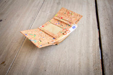 Cargar imagen en el visor de la galería, Cartera/billetera de corcho con detalles de color