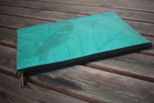 Charger l'image dans la galerie, Laptop-Hülle mit Zubehör – ideal für unterwegs