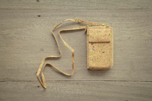 Laden des Bilds im Galerie-Viewer, Portemonnaie / Brieftasche mit Handyfach aus Kork mit Farbakzenten