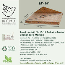 Afbeelding in Gallery-weergave laden, Gefütterte 15–16 Zoll Laptoptasche aus Kork | Nachhaltige vegane Laptop Hülle mit Magnetverschluss, wasserabweisend für MacBook Air & Pro, Farbakzenten