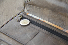 Load image into Gallery viewer, Purse / wallet made from recycled leaves in green