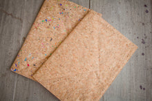 Indlæs billede til gallerivisning Gefütterte 13–14" Laptoptasche aus Kork | Nachhaltige vegane Laptop Hülle mit Magnetverschluss, wasserabweisend für MacBook Air & Pro, Natur