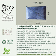 Laden des Bilds im Galerie-Viewer, Gefütterte nachhaltige Laptop Hülle 13–14 Zoll aus Blattleder – Handgenähte vegane Laptoptasche, wasserabweisendes Laptop Case, Unikat für MacBook Air & Pro in Marineblau