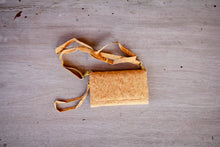 Laden des Bilds im Galerie-Viewer, Schultertasche damen, Handtasche, Clutch aus Kork mit Schulterriemen