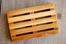 Load image into Gallery viewer, Miniatur-Europalette aus Holz vegan