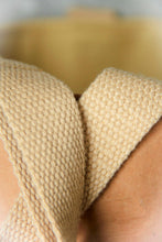 Laden des Bilds im Galerie-Viewer, Nachhaltige Kraft Paper Tasche mit Zipper - handmade BY COPALA.