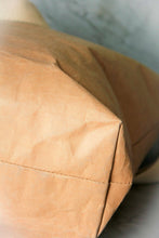 Laden des Bilds im Galerie-Viewer, Einkaufstasche aus robustem Kraft Papier - handmade BY COPALA