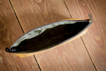 Laden des Bilds im Galerie-Viewer, Handmade Kulturtasche