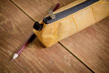 Laden des Bilds im Galerie-Viewer, Kulturtasche aus Blättern