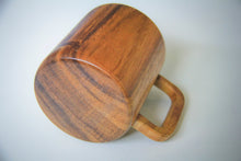 Laden des Bilds im Galerie-Viewer, Holztasse