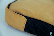 Laden des Bilds im Galerie-Viewer, Nachhaltige Laptop Tasche aus Kraft Papier