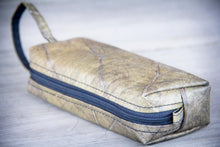 Laden des Bilds im Galerie-Viewer, Kleine Tasche aus Blättern