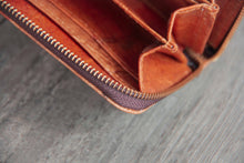 Laden des Bilds im Galerie-Viewer, Portemonnaie / Brieftasche aus recycelten Blättern
