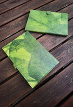 Charger l'image dans la galerie, Notizbuch A5 unliniert, Nachhaltiges Journal aus echten Blättern, Tagebuch Blanko, Eco Friendly Sketchbook in grün, Geschenk für Sie &amp; Ihn
