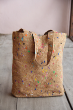 Afbeelding in Gallery-weergave laden, Tote Bag - Tragetasche / Tasche aus Kork mit Farb-Akzenten
