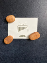Afbeelding in Gallery-weergave laden, Design Kühlschrank-Magnet , Tafelmagnet aus Holz, 3er-Set
