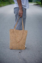 Afbeelding in Gallery-weergave laden, Tote Bag - Tragetasche / Tasche aus Kork mit Farb-Akzenten
