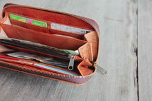 Laden des Bilds im Galerie-Viewer, Portemonnaie / Brieftasche aus recycelten Blättern

