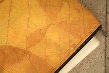 Ladda upp bild till gallerivisning, Laptop-Hülle 15&quot; - 16&quot; Zoll aus recycelten Blättern in gelb
