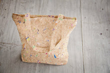 Afbeelding in Gallery-weergave laden, Tote Bag - Tragetasche / Tasche aus Kork mit Farb-Akzenten
