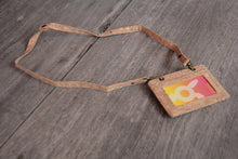 Charger l&#39;image dans la galerie, Kartenhalter &amp; Lanyard aus Kork / Ausweishülle, vegan ohne Plastik
