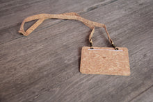 Charger l&#39;image dans la galerie, Kartenhalter &amp; Lanyard aus Kork / Ausweishülle, vegan ohne Plastik
