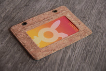 Charger l&#39;image dans la galerie, Kartenhalter &amp; Lanyard aus Kork / Ausweishülle, vegan ohne Plastik
