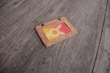 Charger l&#39;image dans la galerie, Kartenhalter &amp; Lanyard aus Kork / Ausweishülle, vegan ohne Plastik
