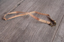 Charger l&#39;image dans la galerie, Kartenhalter &amp; Lanyard aus Kork / Ausweishülle, vegan ohne Plastik
